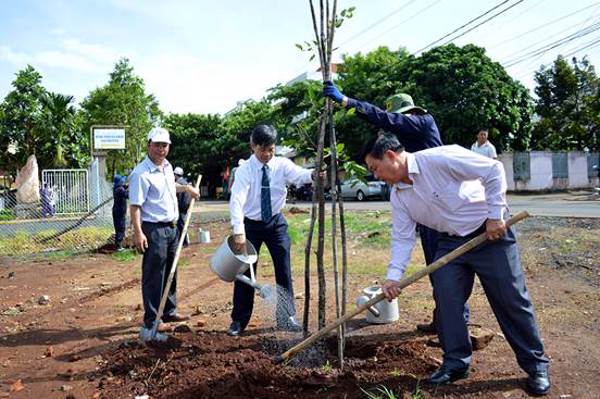Thành phố Buôn Ma Thuột phát động “Tháng hành động vì môi trường”