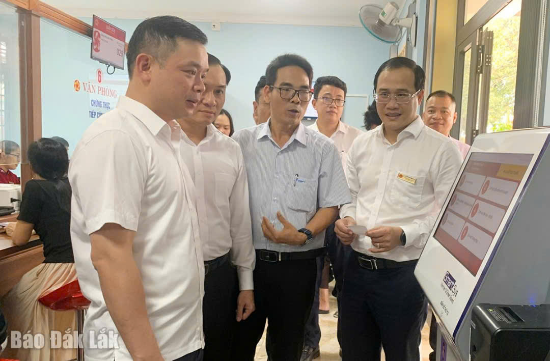 z7236359468077_2e6af6ff3241996bfdf57c29c639393c_20251118120955