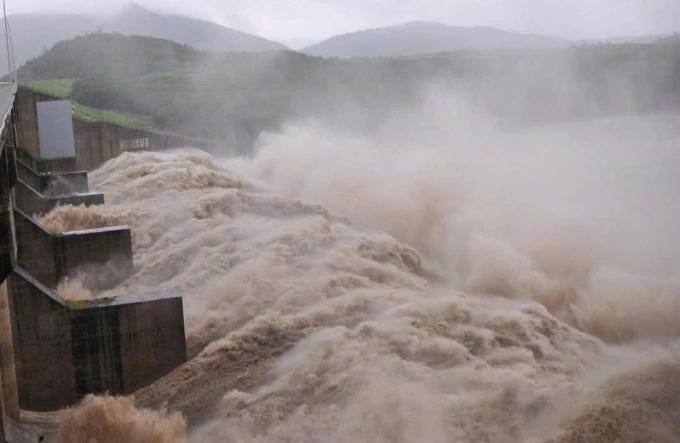 Thực hiện vận hành đưa mực nước hồ thủy điện về mực nước đón lũ trước 10 giờ ngày 28/11/2025